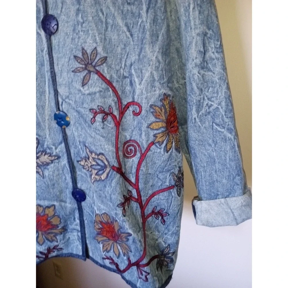 Vintage Acid Wash‎ Denim Floral Embroidered Button Front Jacket Light Blue Boho